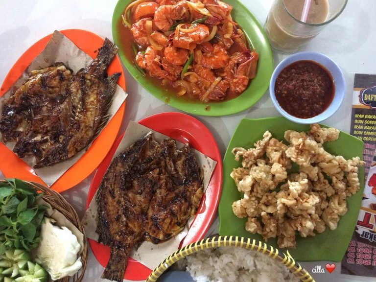 Nikmati Kelezatan Ikan Bakar di Tepi Pantai Cilacap
